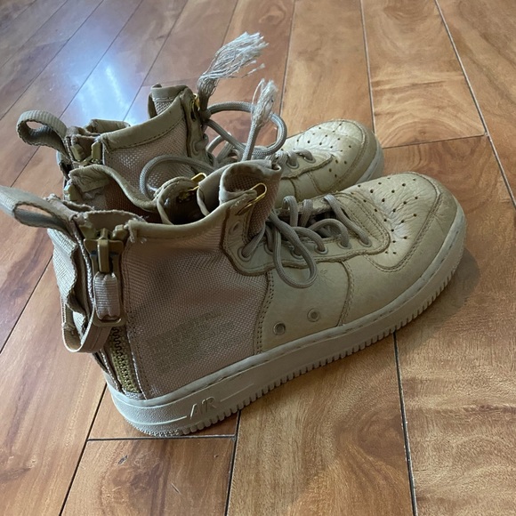 Nike Youth Kids Size 4Y SF Air Force 1 Mid Mushroom Sneakers AJ0424-200 - Picture 5 of 8